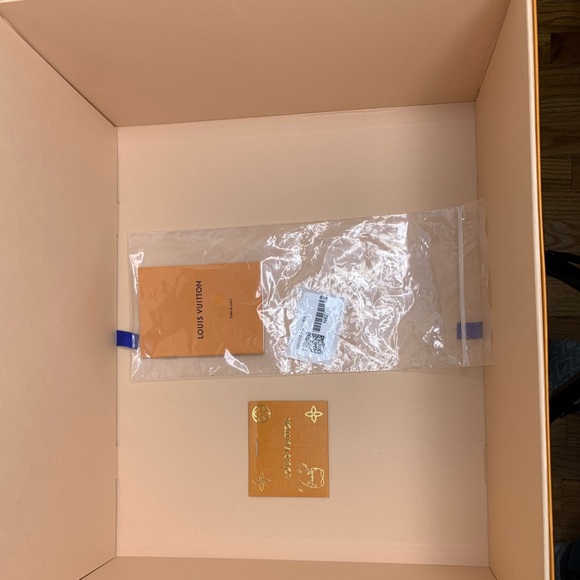 Louis Vuitton NéoNoé Damier Ebène Venus Pink Like New - Picture 7 of 16